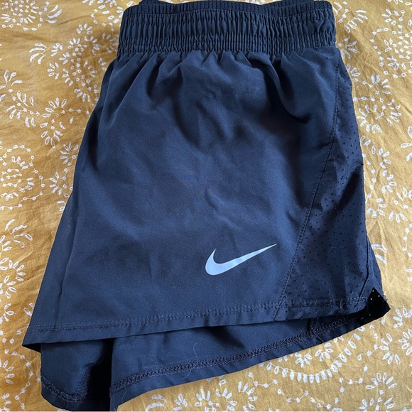 Nike dri-fit shorts - Picture 3 of 4